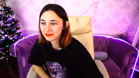 Snapshot of roxy_rayy chatting on 12.23.24 roxy_rayy online show from 12.23.24