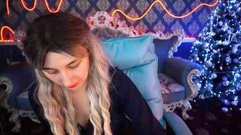 Snapshot of roxy_rayy chatting on 01.15.25 roxy_rayy online show from 01.15.25