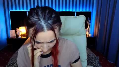 Snapshot of roxy_rayy chatting on 10.13.25 roxy_rayy online show from 10.13.25