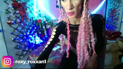 Snapshot of roxy_roxxan chatting on 12.10.24 - online show from 12.10.24