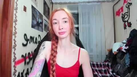 Snapshot of roxy_silver chatting on 11.29.25 Roxy online show from 11.29.25