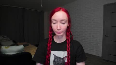 Snapshot of roxy_silver chatting on 02.12.26 Roxy online show from 02.12.26