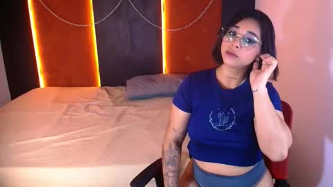 Snapshot of roxypalmer11 chatting on 11.20.25 roxypalmer11 online show from 11.20.25