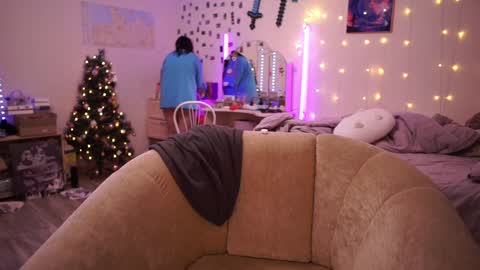 Snapshot of roxysuh chatting on 01.17.25 roxysuh online show from 01.17.25