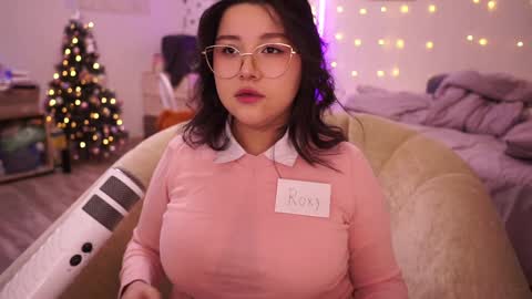 Snapshot of roxysuh chatting on 01.24.25 roxysuh online show from 01.24.25
