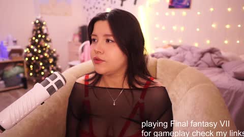 Snapshot of roxysuh chatting on 02.03.25 roxysuh online show from 02.03.25