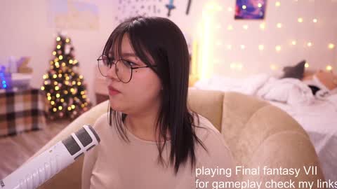 Snapshot of roxysuh chatting on 02.06.25 roxysuh online show from 02.06.25