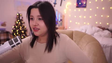 Snapshot of roxysuh chatting on 02.13.25 roxysuh online show from 02.13.25