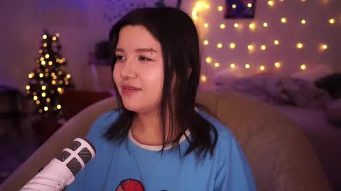 Snapshot of roxysuh chatting on 02.27.25 roxysuh online show from 02.27.25