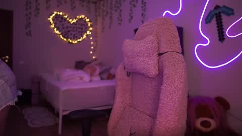 Snapshot of roxysuh chatting on 10.03.25 roxysuh online show from 10.03.25