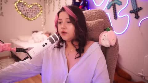 Snapshot of roxysuh chatting on 10.10.25 roxysuh online show from 10.10.25