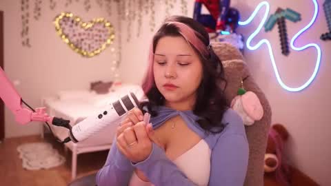 Snapshot of roxysuh chatting on 10.15.25 roxysuh online show from 10.15.25