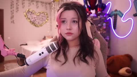 Snapshot of roxysuh chatting on 11.01.25 roxysuh online show from 11.01.25