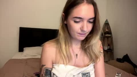 Roxy online show from 04.19.26