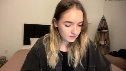 Roxy online show from 04.21.26