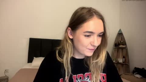 Roxy online show from 04.23.26