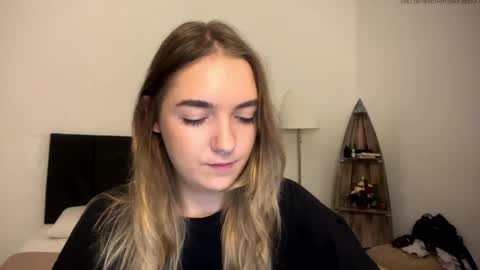 Roxy online show from 04.24.26