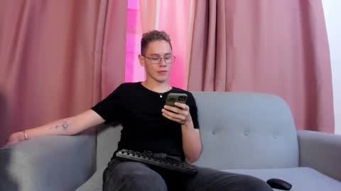 Snapshot of royal_fantasy2 chatting on 09.27.25 Kairo  online show from 09.27.25