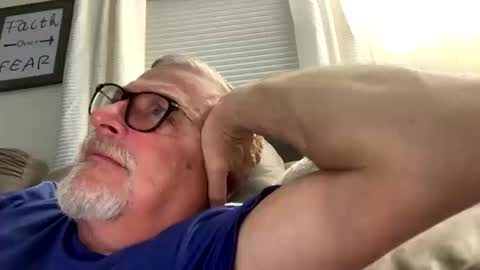 Snapshot of rs006 chatting on 10.14.25 rs006 online show from 10.14.25