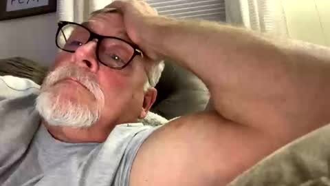 Snapshot of rs006 chatting on 10.16.25 rs006 online show from 10.16.25