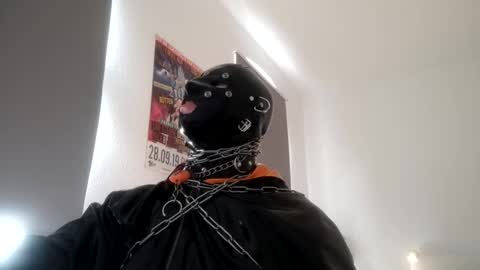 rubberlockedbitch1 online show from 03.04.25