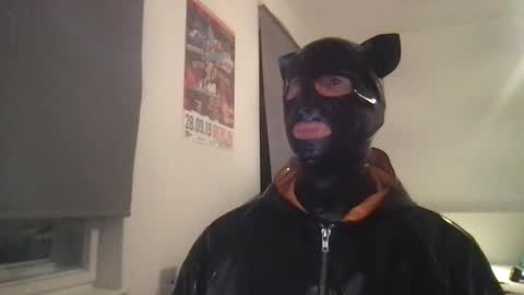 rubberlockedbitch1 online show from 03.05.25