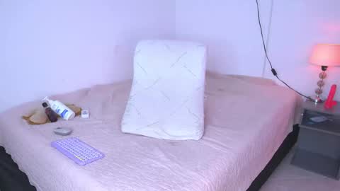 rubi rouss  instagran and X or tw  FAV VIBES11  9 33  101 moan and explode my balls online show from 09.21.25