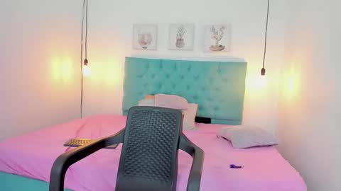 Snapshot of rubiroose chatting on 12.14.24 Rubii online show from 12.14.24