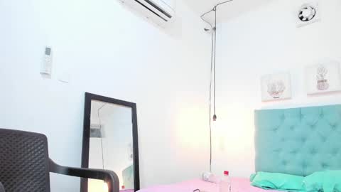 Snapshot of rubiroose chatting on 02.08.25 Rubii online show from 02.08.25