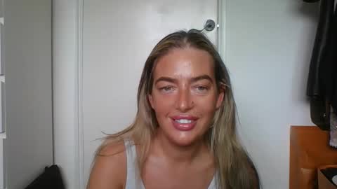 Snapshot of rubyredxxxoxxx chatting on 10.09.25 rubyredxxxoxxx online show from 10.09.25