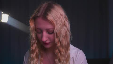 Mila online show from 10.06.25