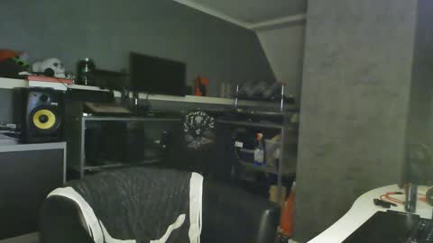 Chico que rico Caliente online show from 01.18.25