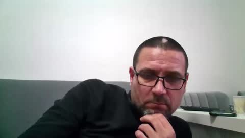 Snapshot of rul3ssuck chatting on 02.13.25 rul3ssuck online show from 02.13.25