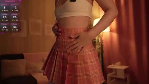 Snapshot of ruminelle chatting on 09.22.25 Lilith online show from 09.22.25