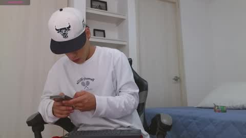  R U S S E L L  online show from 12.17.25