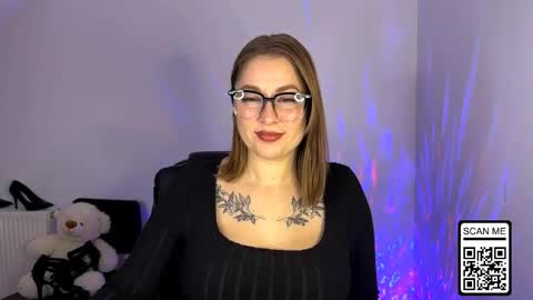 Nika online show from 10.27.25