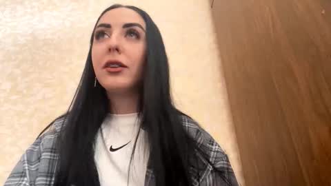 Snapshot of ruthmarron chatting on 11.06.25 Cindy online show from 11.06.25