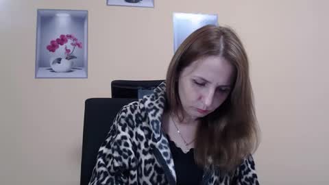 Snapshot of ruthpark chatting on 11.10.25 Ruth online show from 11.10.25