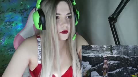 Snapshot of ruthsimp chatting on 01.19.25 Tanyushka online show from 01.19.25