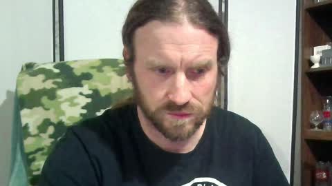 Snapshot of rwb1982 chatting on 04.19.26 rwb1982 online show from 04.19.26