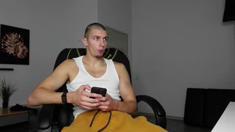 Snapshot of ryan_dozer chatting on 10.25.25 RYAN DOZER online show from 10.25.25