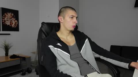 Snapshot of ryan_dozer chatting on 10.26.25 RYAN DOZER online show from 10.26.25