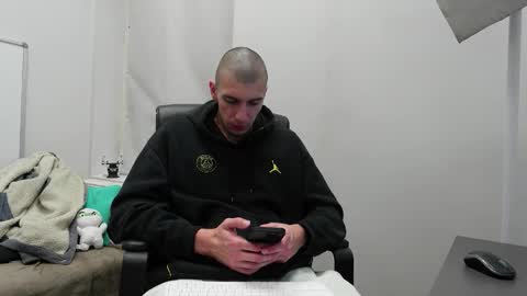 Snapshot of ryan_dozer chatting on 11.01.25 RYAN DOZER online show from 11.01.25