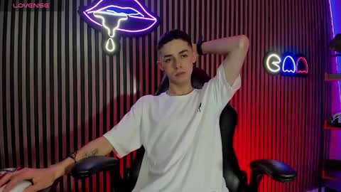 Snapshot of ryan_sailor chatting on 10.17.25 RYAN online show from 10.17.25