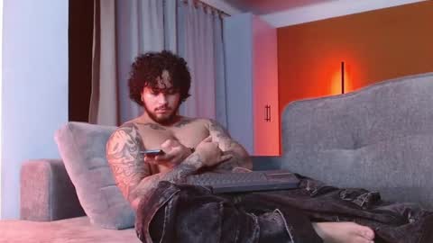 Snapshot of ryan_warren18 chatting on 09.19.25 RYAN online show from 09.19.25