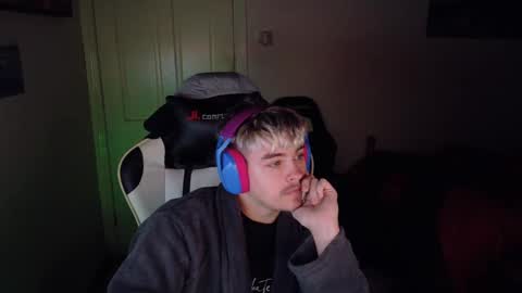 Snapshot of ryanisntgay794 chatting on 12.29.24 ryanisntgay794 online show from 12.29.24