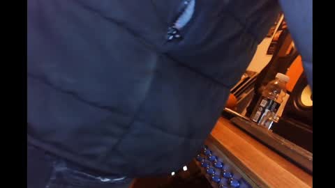 Snapshot of rynoxox chatting on 02.19.25 rynoxox online show from 02.19.25