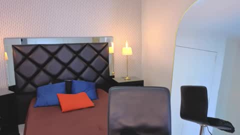 Snapshot of ryo_fem chatting on 10.04.25 Ryo online show from 10.04.25