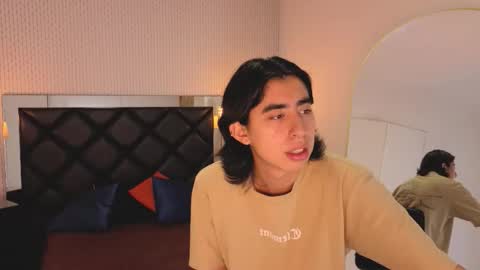 Snapshot of ryo_fem chatting on 10.05.25 Ryo online show from 10.05.25