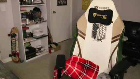 Snapshot of ryot35 chatting on 11.30.25 Ryot3 online show from 11.30.25